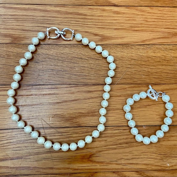 Jewelry - Pearls Jewelry Set